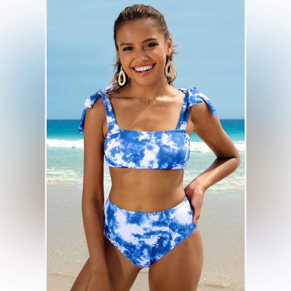 Women’s swimwear Bathing Suit Blue Two Piece Bikini Swimsuit NWOT